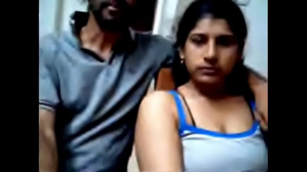 Pasangan Desi Gemar Pamer Aksi Panas Di Depan Webcam