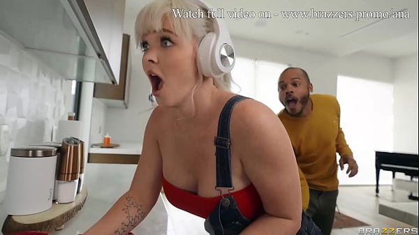 Kekasihku Yang Montok Suka Dihardcore Dari Belakang! – Kay Carter, Delilah Day / Brazzers / Tonton Full Di Www.brazzers.promo/ana