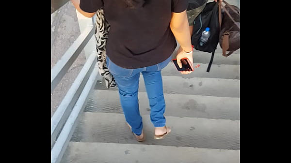 Paha Montok Penggoda Item India, Siap Digoyang Sampai Basah Kuyup.