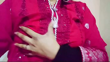 Desi Bhabi Ko Chod Ke Pani Nikal Diya, Hindi Audio Mein Garam Awaazon Ke Saath.