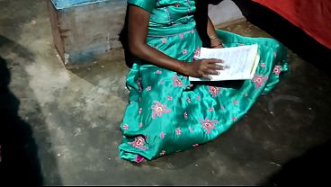 Desi Bhabhi Baca Buku Sambil Ngentot Sama Gurunya Yang Bejat