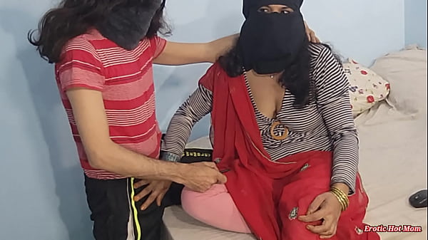 Semoga Pacar Lo Nggak Segitu Panasnya, Ngewe Memek Desi India Yang Sempit Sambil Pake Hijab Muslim, Dengan Erangan Panas Kencang Dalam Bahasa Hindi Yang Bikin Makin Bernafsu.