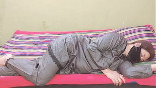 Bhabhi Pakistan Digebrek Kenceng Cepet Gaya Doggy, Suara Desah Hindi Bikin Makin Panas