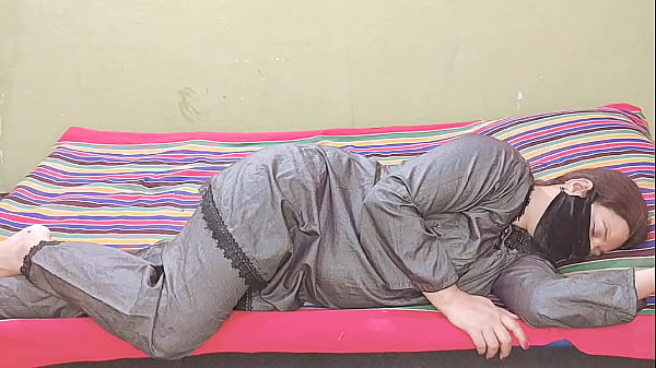 Bhabhi Pakistan Digebrek Kenceng Cepet Gaya Doggy, Suara Desah Hindi Bikin Makin Panas