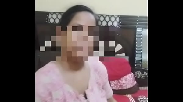Desi Bhai Ke Samne Pyaas Se Tarasati Bhabhi Ka Garam Jism
