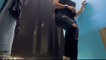 Ruang Ganti. Cewek Rusia Bertetek Gede Dan Putingnya Tegang, Ganti Baju Sambil Nge-bugil.