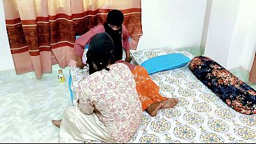 Desi Bhabhi Memuaskan Nafsu Dengan Mainan Dildo