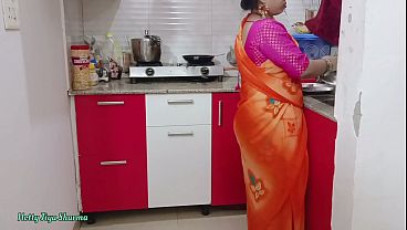Gadis India Di Dapur Digituin Ganas Sama Kontol Gede