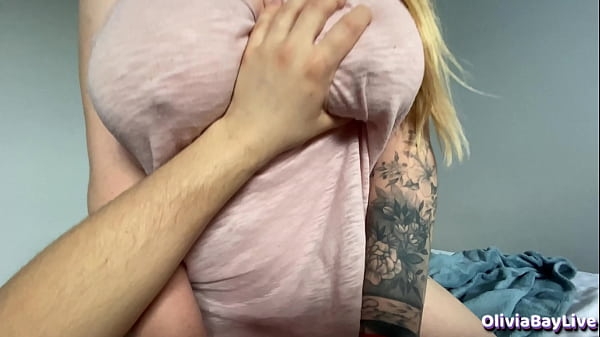 Kakak Tiri Nonton Film Porno Bareng Adik Tiri, Lalu Mereka Ngewe Sampai Mampus – Olivia Bay