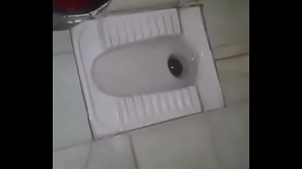 Pasangan Desi Beraksi Mesra Di Kamar Mandi