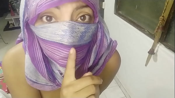 Milf Hijab Niqab Arab Muslim Ngewe Sambil Colmek, Muncratin Pepek Basah Sange Di Webcam Live