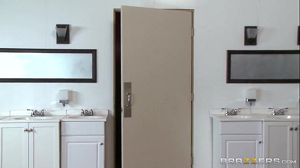 Brazzers – Britney Shannon – Kisah Istri Nyata, Malam Panas Penuh Kenikmatan