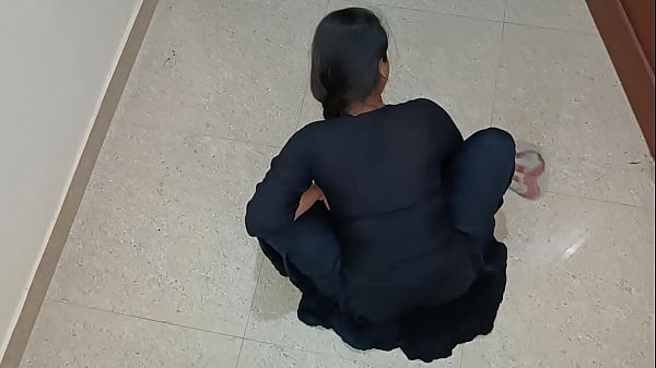 Pelayan India Desi Panas Digilir Pemilik Kamar Dengan Suara Hindi Jernih