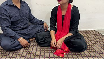 Desi Istri Bergantian Digoyang Baba, Suara Hindi Bikin Makin Horny