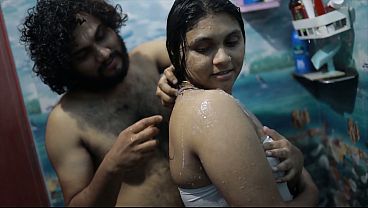 Cewek India Mandi Air Panas, Adik Tiri, Bikin Makin Pengen