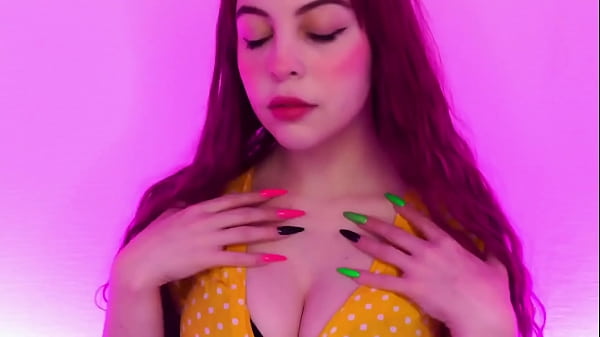 Gadis Rusia Menggoda Dengan Bisikan Asmr Yang Menggairahkan
