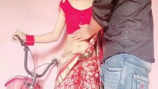 Bangsat Ini Ngewe Pelacur India Gratisnya Yang Seksi, Kontolnya Masuk Ke Memek Pembantunya.
