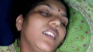 Bhabhi India, Bulu Ketiak Lebat, Memek Basah Kencang Di Xvideo