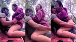 Bikin Konten Ngentot Di Taman Umum, Sambil Dilihatin Orang, Muncrat Di Tempat Terbuka