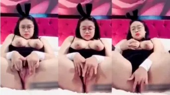 Cewek Berkacamata Dengan Toket Montok Yang Keseorangan, Siap Digeber Habis-habisan Di Part 3.