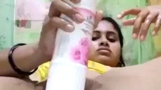 Cewek Desi Colmek Pake Botol Pengharum Ruangan, Crotnya Muncrat Kemana-mana