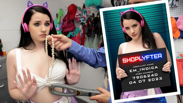 Goblok Lu, Ngaku Streamer Tapi Malu-maluin Pas Digeledah—mending Nonton Aja Tuh Shoplyfter Case No. 7906240, Bokong Si Cewek Kencang Dan Gak Bisa Diem Pas Ditahan, Bikin Kontol Tegang Setengah Mati.