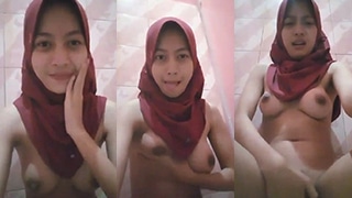 Ngewe Sambil Colmek Jilbab Coklat, Bokep Rumahan Bikin Ngaceng Abis!
