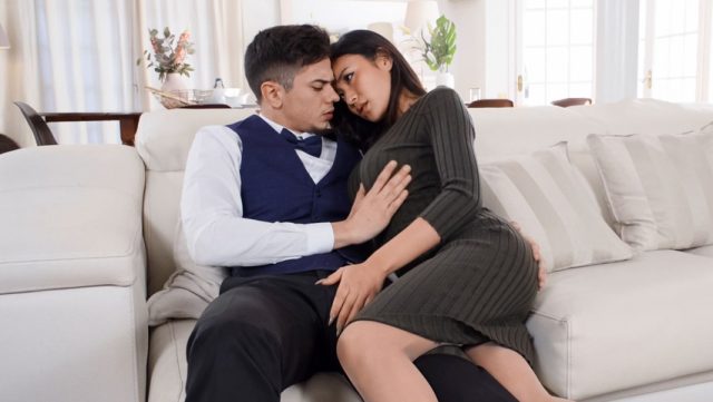 Nikmatin Aja Hari Lo Bareng Rae, Siap-siap Nih Kontol Lo Minta Digebukin Sama Pussy Basahnya.