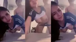 Siswi Sma Pasrah Dientot Guru Penjas Sampai Crott Di Kelas, Mulus Dan Basah Kena Crotan.