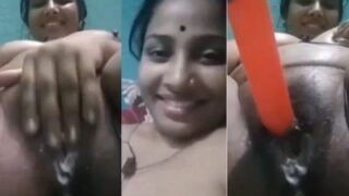 Tamil Aunty Ngentot Pakai Mainan Sex, Muncrat Sampai Basah