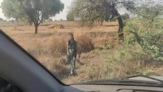 Tukang Jalan Kentut Panas Mainin Pelacur Desi Di Film Biru India