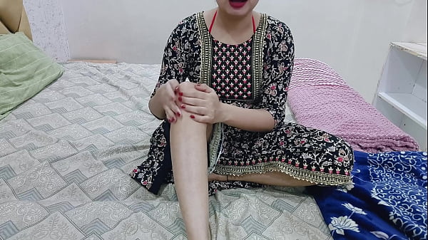 Kakak Tiriku Sendirian Di Kamar, Aku Pun Masuk Dan Mulai Memijat Tubuhku, Memainkan Memekku Di Malam Hari, Sementara Kakak Tiriku Melihat Dengan Liar.