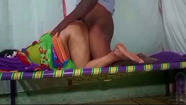 Desi Sari Aunty Doggy Style Di Rumah, Makin Greget Pas Nungging Sambil Sarinya Nyingsing