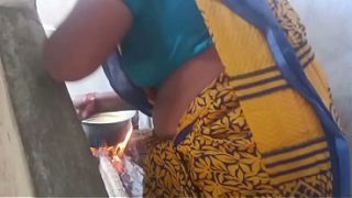Bini Orang India Lagi Kering, Butuh Digaruk Biar Muncrat.