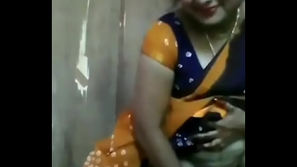 Desi Bhabhi, Si Montok Binal Yang Bikin Kontol Tegang, Siap Digoyang Sambil Ngocok Sampai Muncrat.