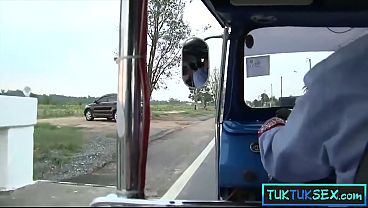 Ibu-ibu Thailand Amatir Digondol Dari Pinggir Jalan Buat Dimainin Di Mobil.
