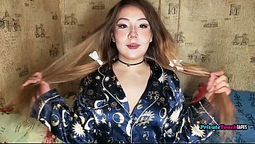 Gadis Gemoy Rusia Paha Gede Lagi Mainin Memek Sempitnya Pakai Dildo Nancep Di Dalem