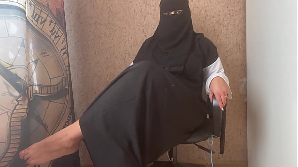 Joi Panas Dari Ibu Arab Berjilbab Yang Bikin Kamu Makin Tegang Dan Nggak Bisa Berhenti
