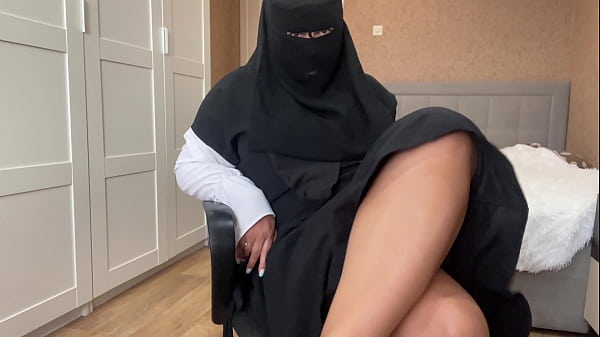 Gadis Arab Berjilbab Ngentot Memek Basah Sampe Crot