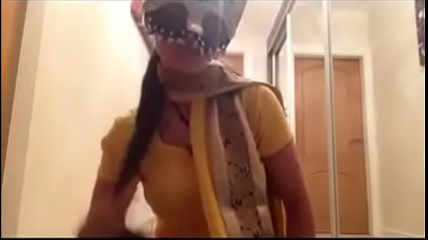 Bini India Yang Sange, Mainin Sendiri Memeknya Sampe Muncrat.