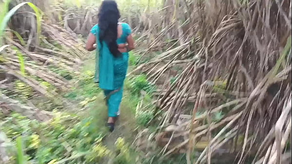 Ladang Tebu Di Luar, Istri Tetangga Seksi Digebukin Sange Sampe Minta Ampun.