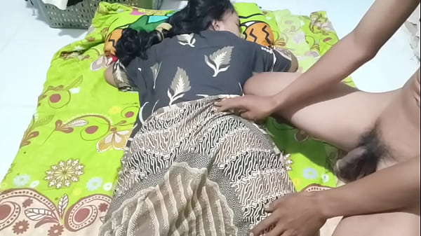 Ngentot Bu Ratna, Istri Sange Yang Lagi Ngidam Kontol Di Setiap Lubangnya.