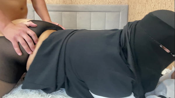 Arab Milf Duduk Di Kontolku Sampe Aku Crot Di Memek Sempitnya