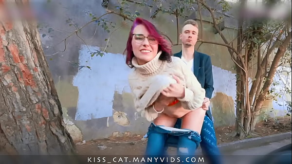 Kisscat Sarapan Cinta Dengan Sosis – Agen Publik Jambret Mahasiswi Rusia Buat Ngewe Di Luar