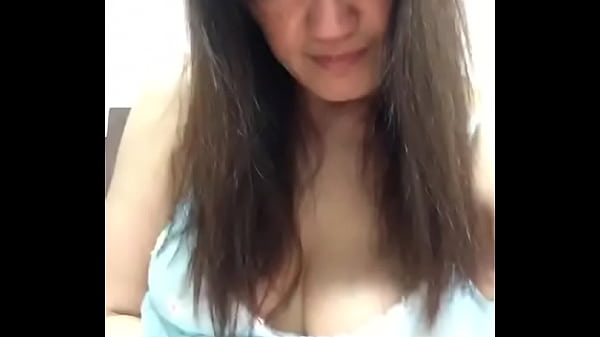 Cewek Asia Murahan Christy Jari-jarinya Mainin Memek Basah