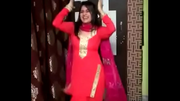 Desi Cewek Lagi Latihan Mujra Bikin Kelojotan, Gerakannya Bikin Mendingin.