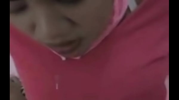 Buka Hijab, Mainin Memek Basah Sampe Muncrat—sange Nggak Ketolong.