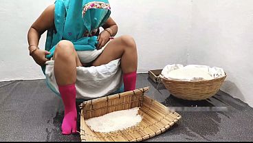 Desi Cewek Kampung India Sange Banget, Goyangin Pantat Basah Di Sawah, Bikin Kontol Tegang Minta Digenjot.