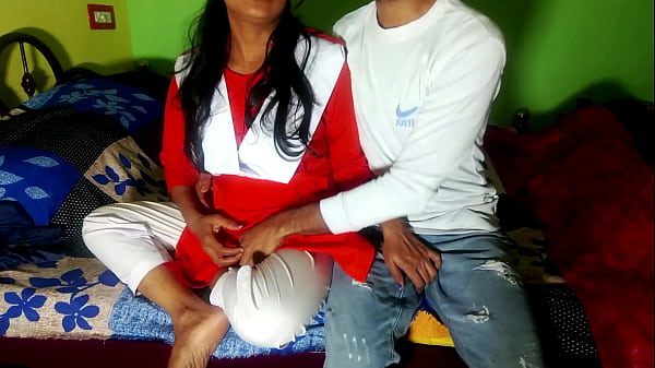 Cewek Sekolah Dihajar Doggy Style Sama Pacar Di Rumah, Suara Hindi Bikin Makin Greget