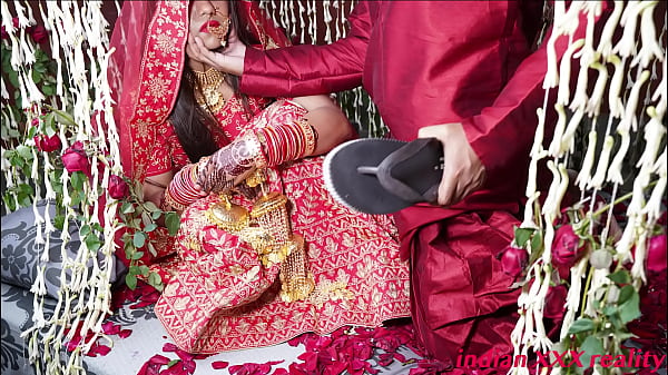 Malam Pertama Pernikahan India, Ngewe Panas Di Ranjang Pengantin, Cerita Xxx Dalam Bahasa Hindi Yang Bikin Crot.